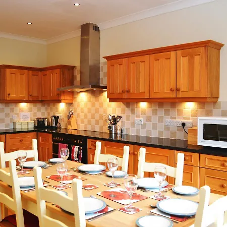 6 Ladstock Hall * Braithwaite